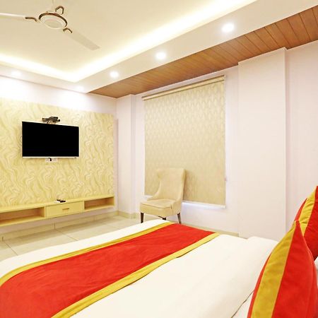 Hotel Mayfair Just A Minute Away From New Delhi Railway Station And Connaught Place Exterior foto