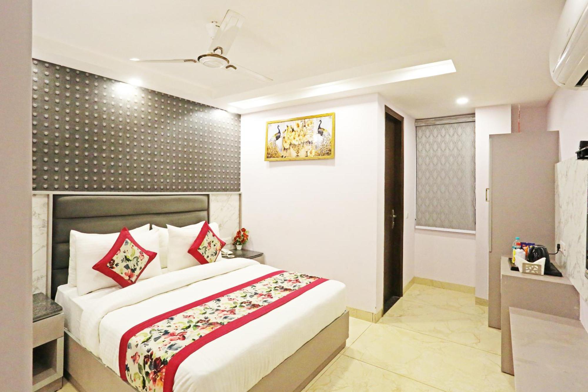 Hotel Mayfair Just A Minute Away From New Delhi Railway Station And Connaught Place Exterior foto
