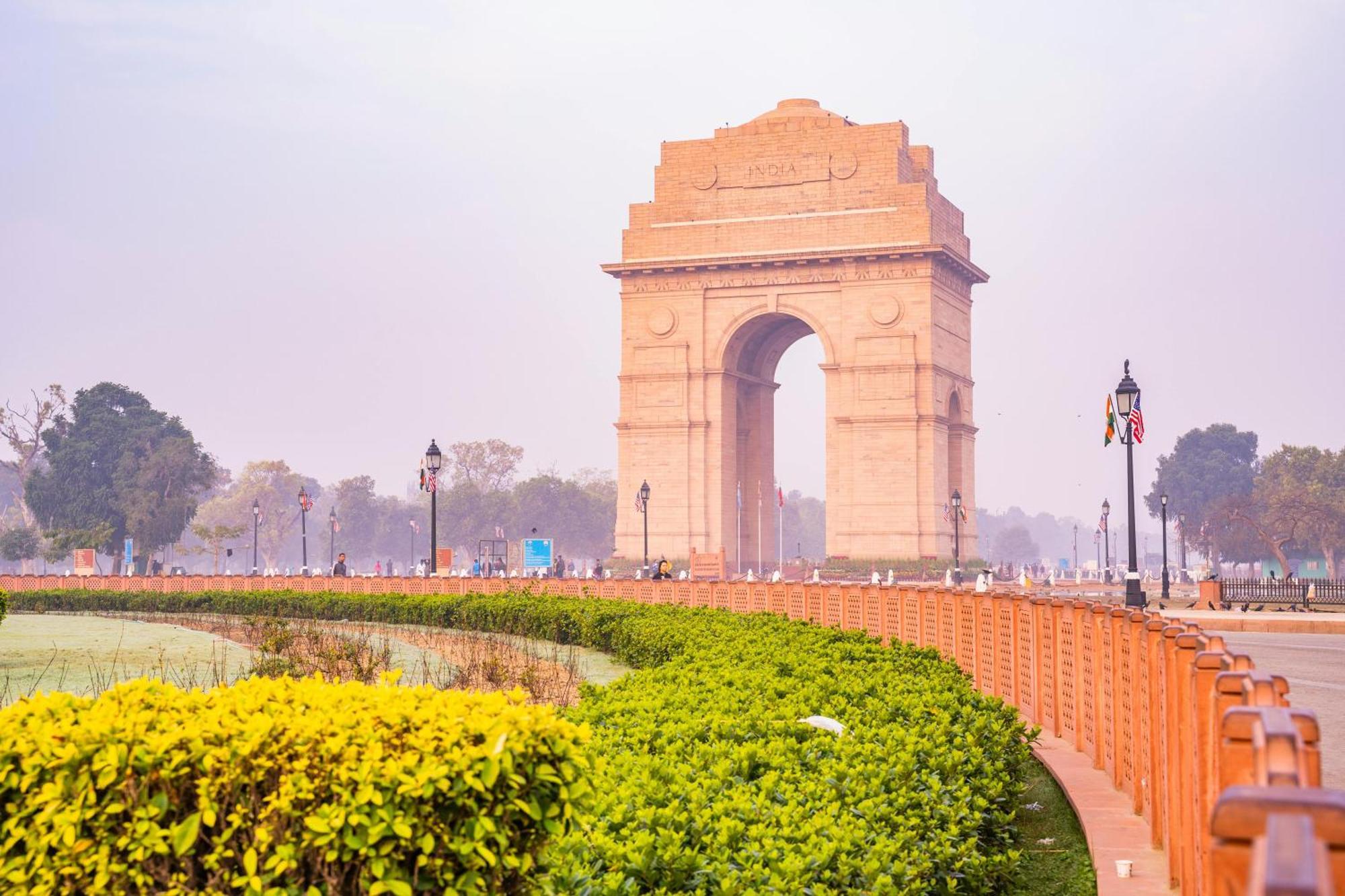 Hotel Mayfair Just A Minute Away From New Delhi Railway Station And Connaught Place Exterior foto