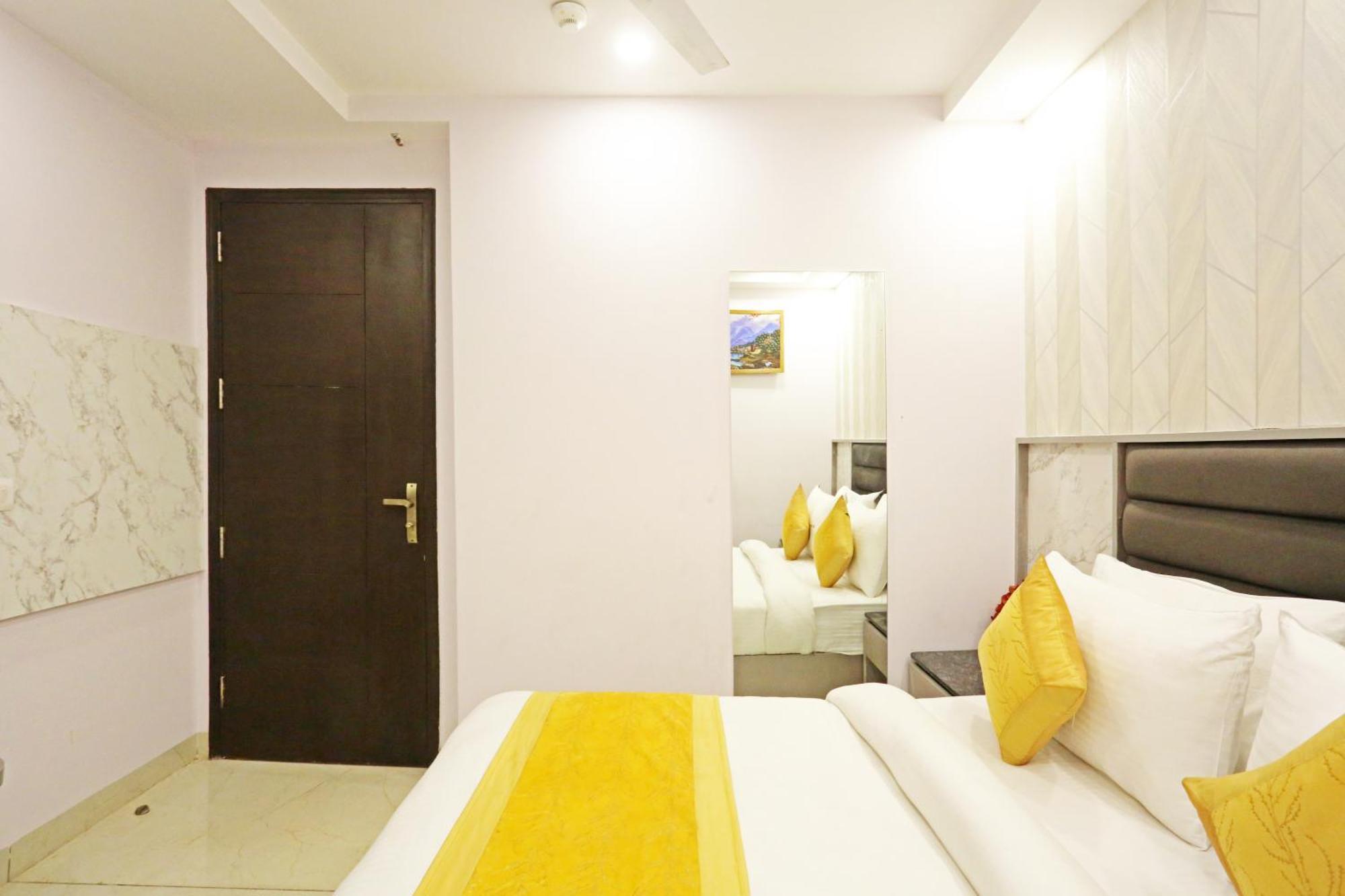 Hotel Mayfair Just A Minute Away From New Delhi Railway Station And Connaught Place Exterior foto